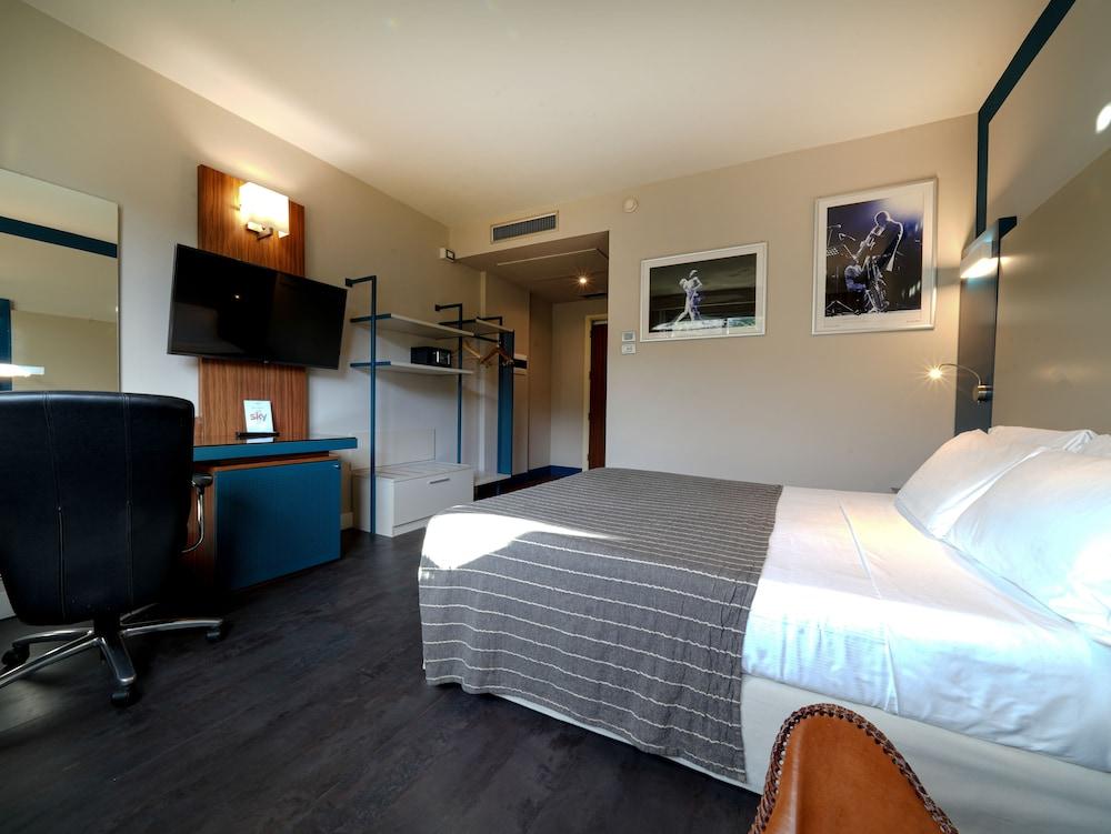 rooms