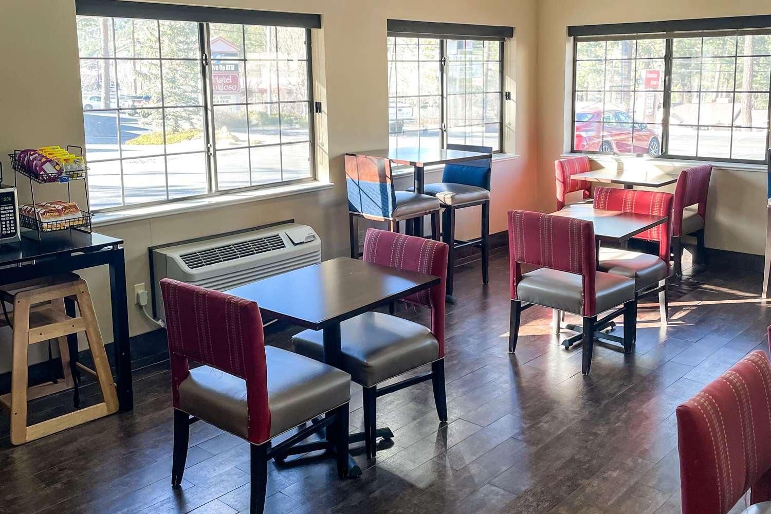 restaurant cafeteria