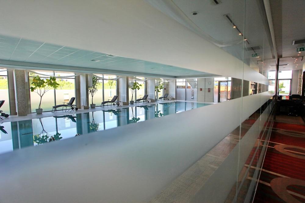 swimming pool spa