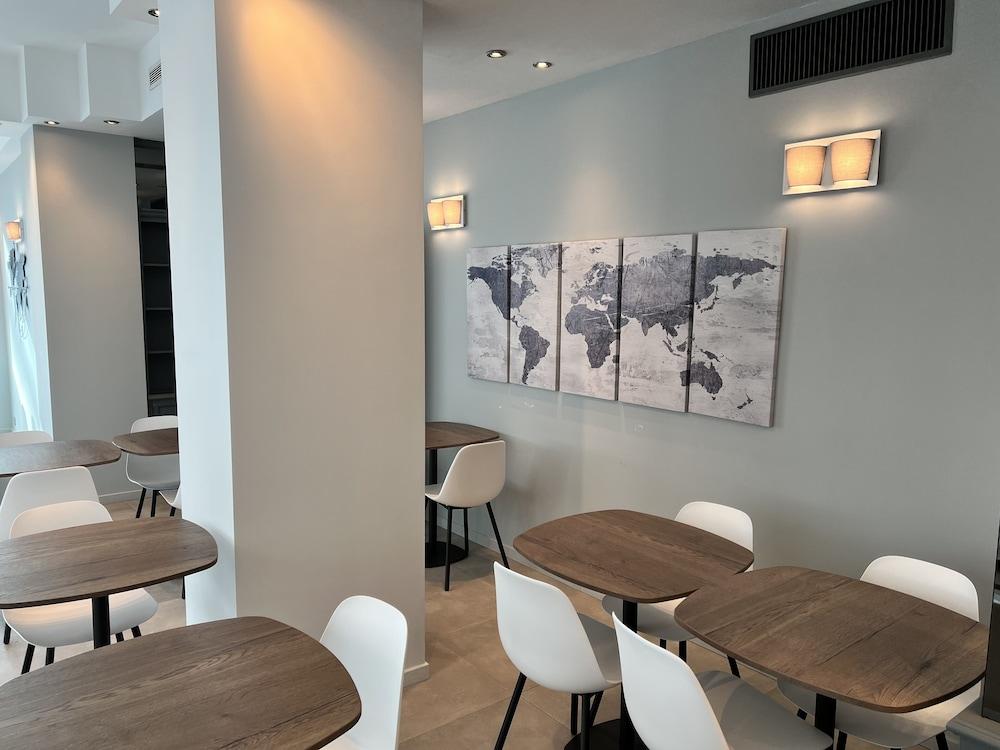 restaurant cafeteria