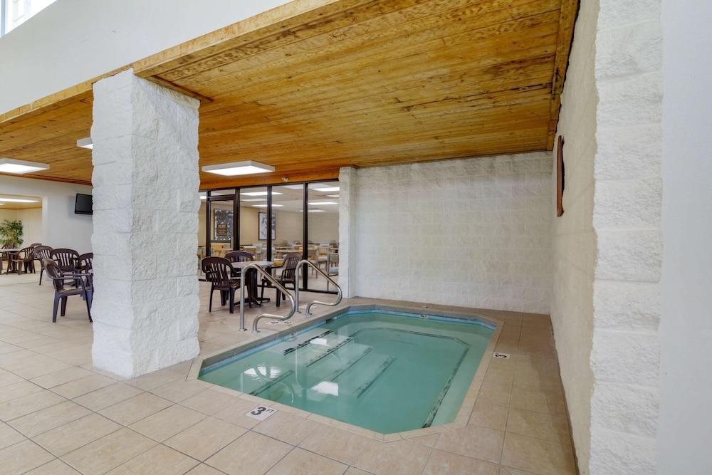 swimming pool spa