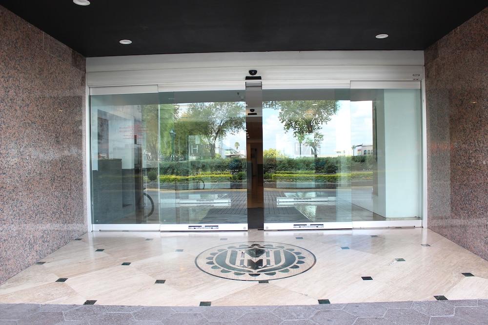 swimming pool spa