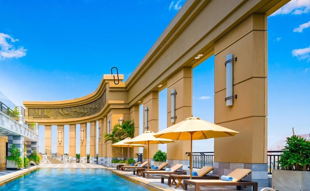 swimming pool spa