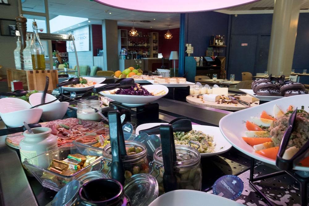 restaurant cafeteria