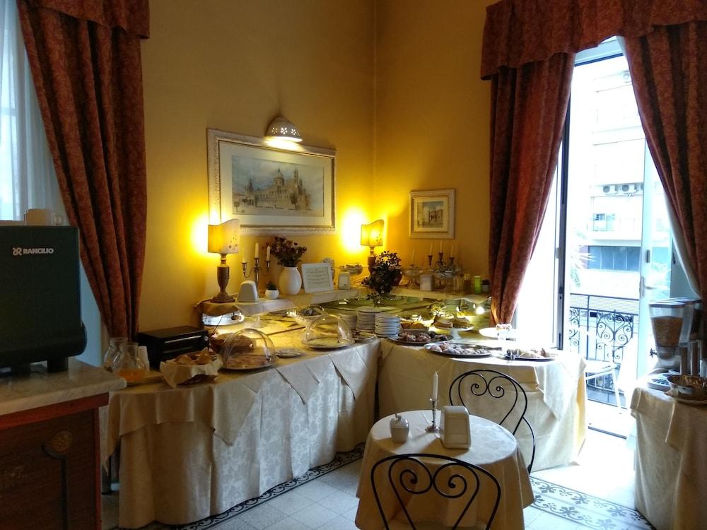 restaurant-cafeteria