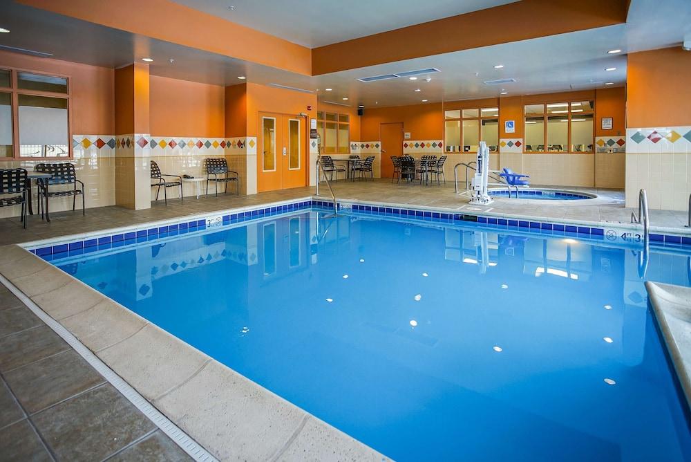 swimming pool spa