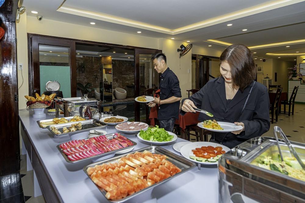 restaurant cafeteria
