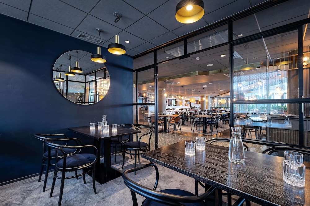 restaurant cafeteria