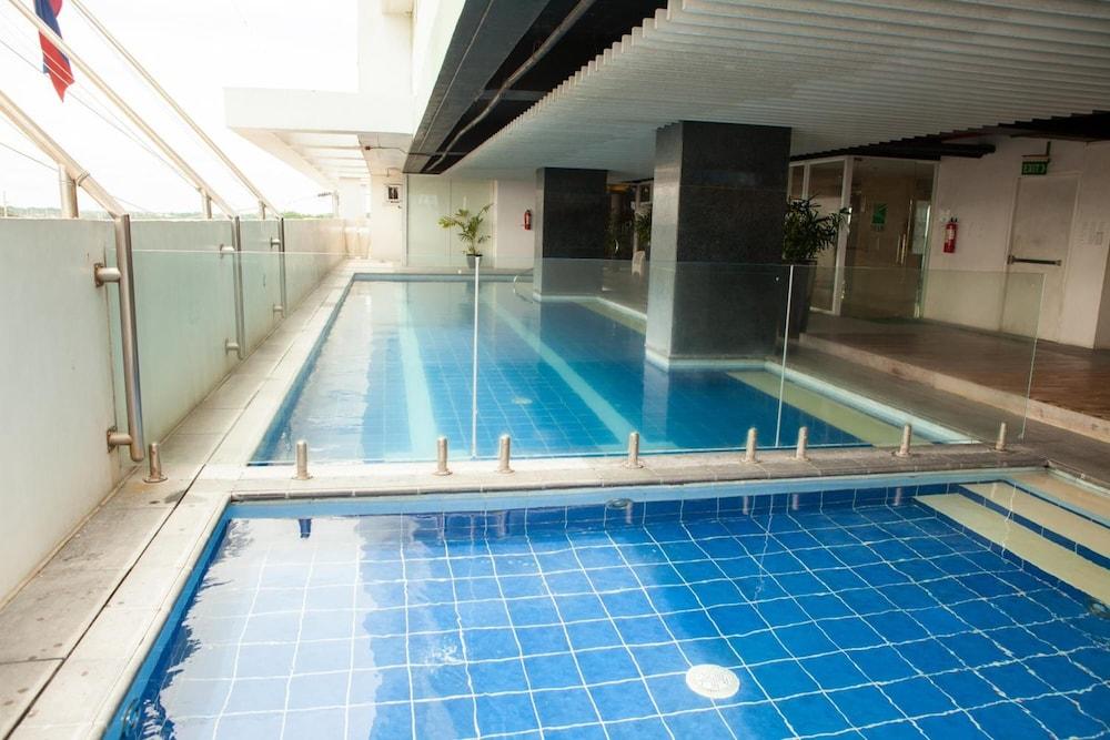 swimming pool spa