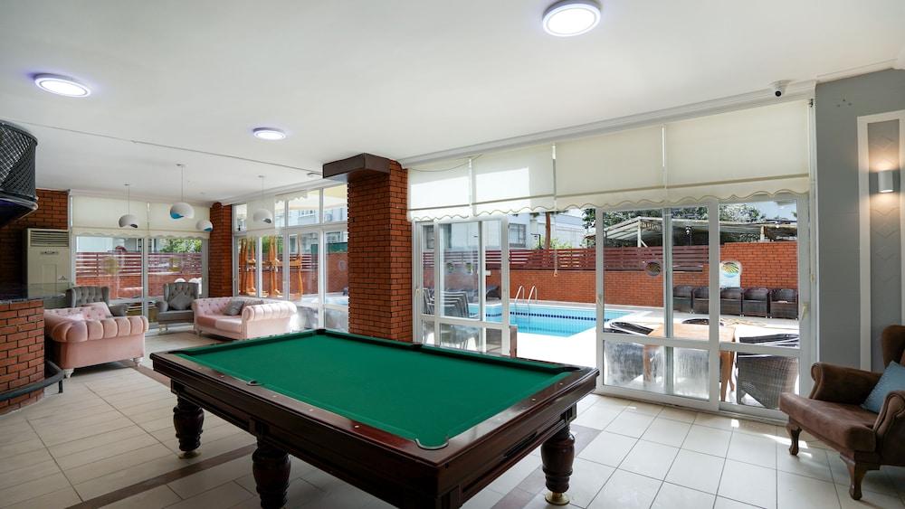 swimming pool spa