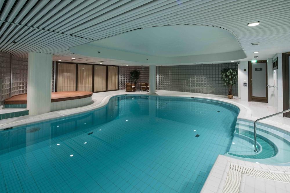 swimming pool spa