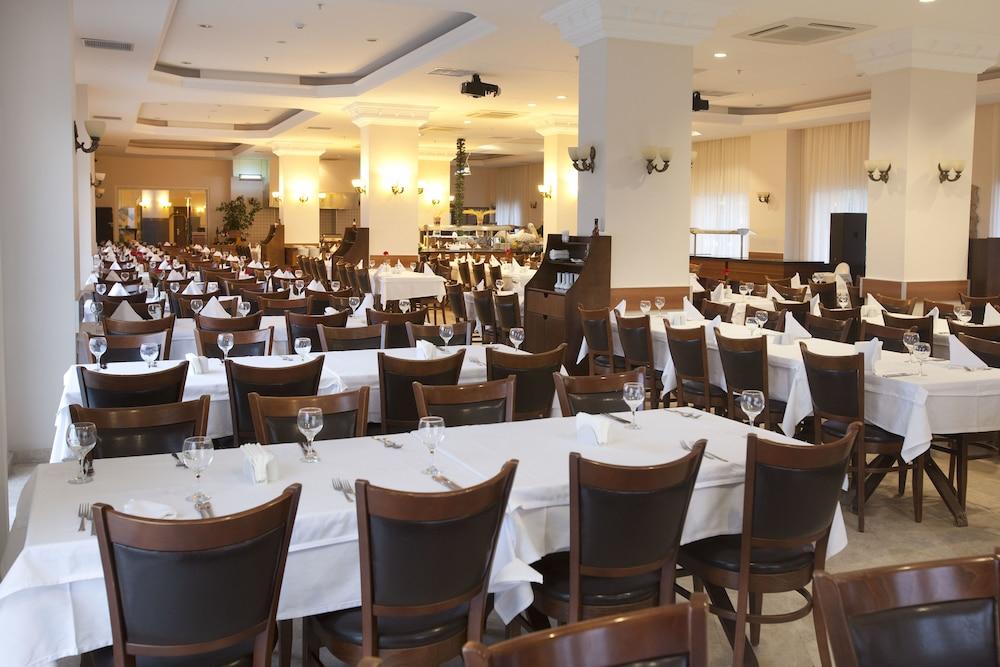 restaurant cafeteria