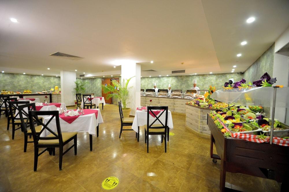 restaurant cafeteria