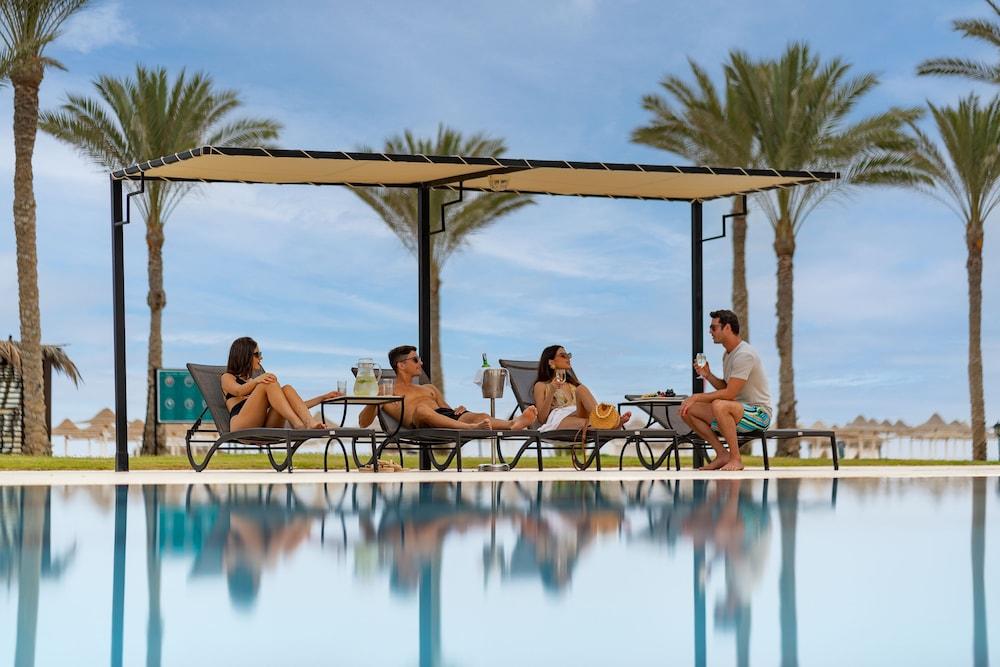 swimming pool spa