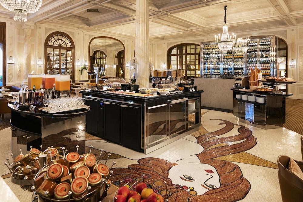 restaurant cafeteria