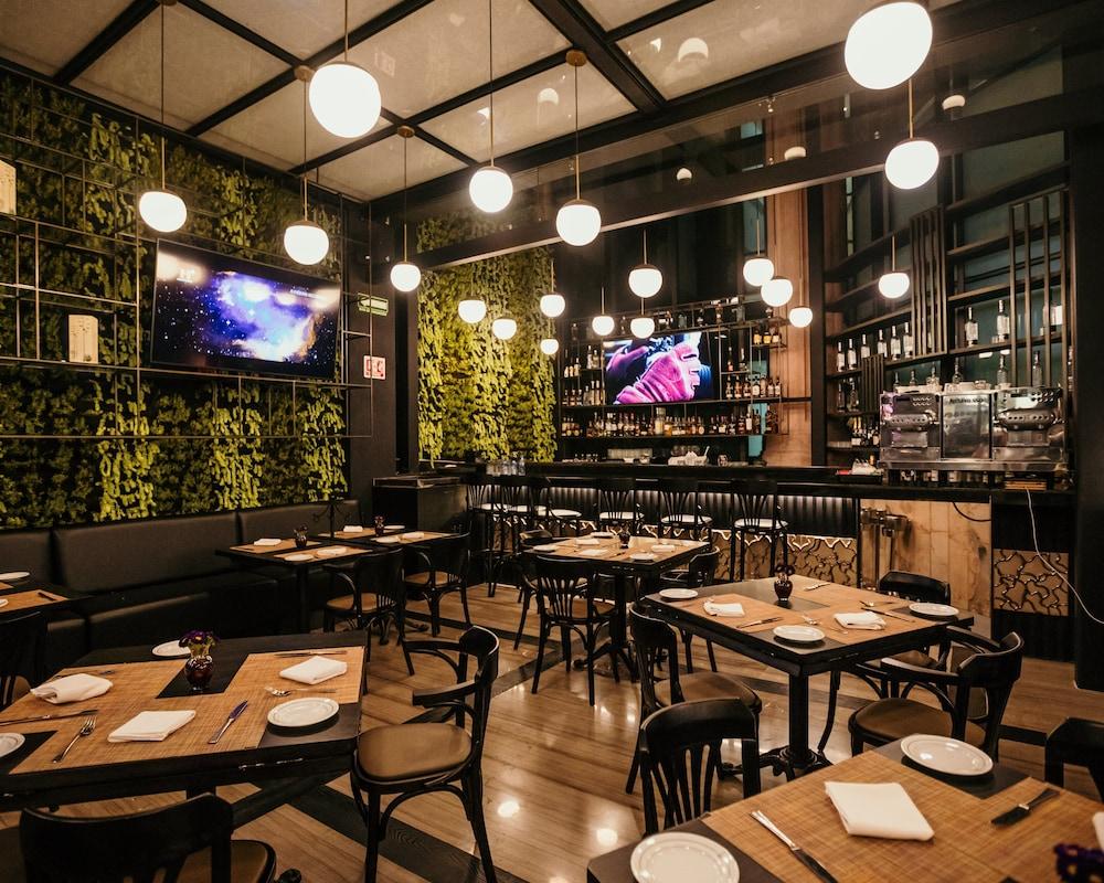 restaurant cafeteria