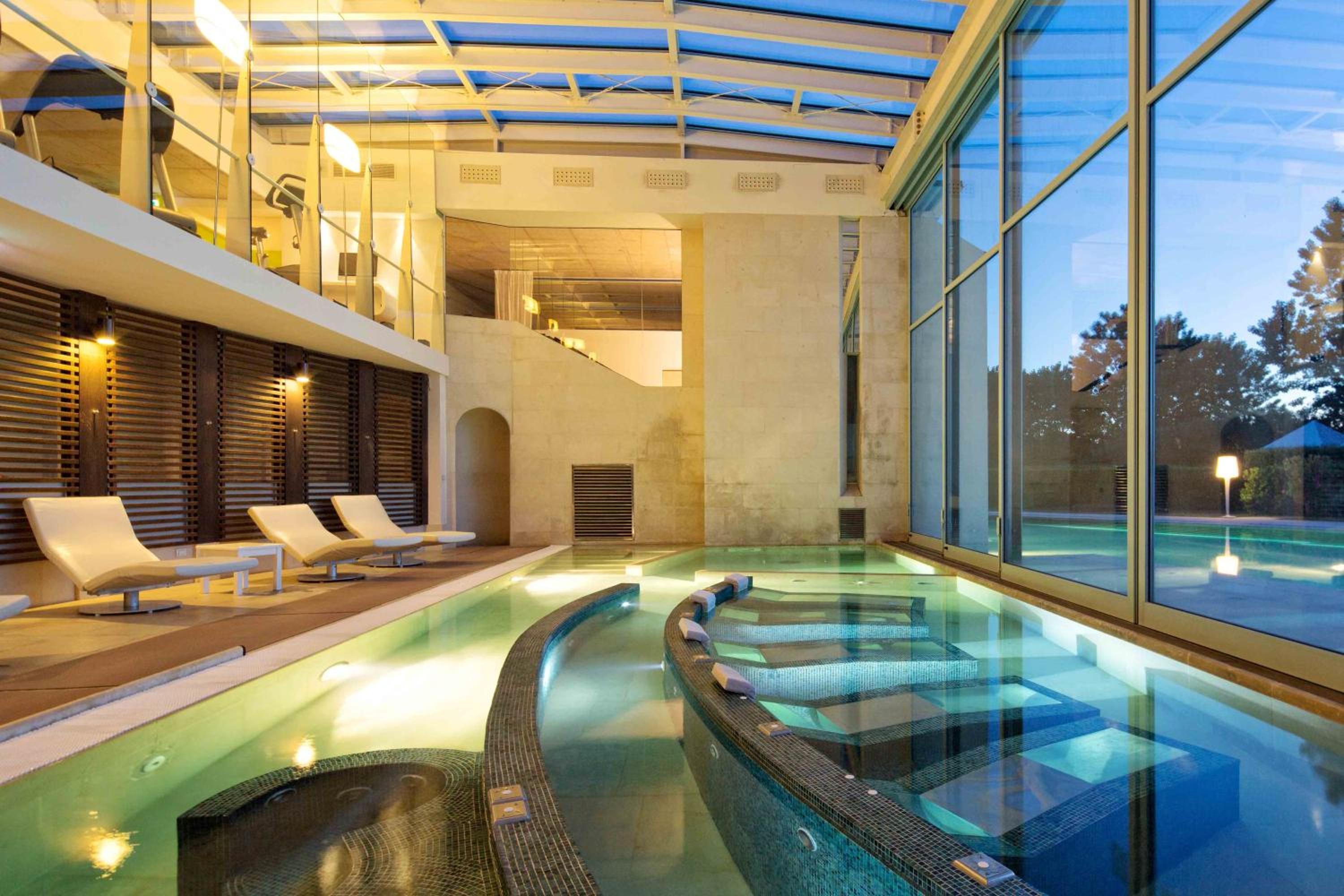 swimming pool spa