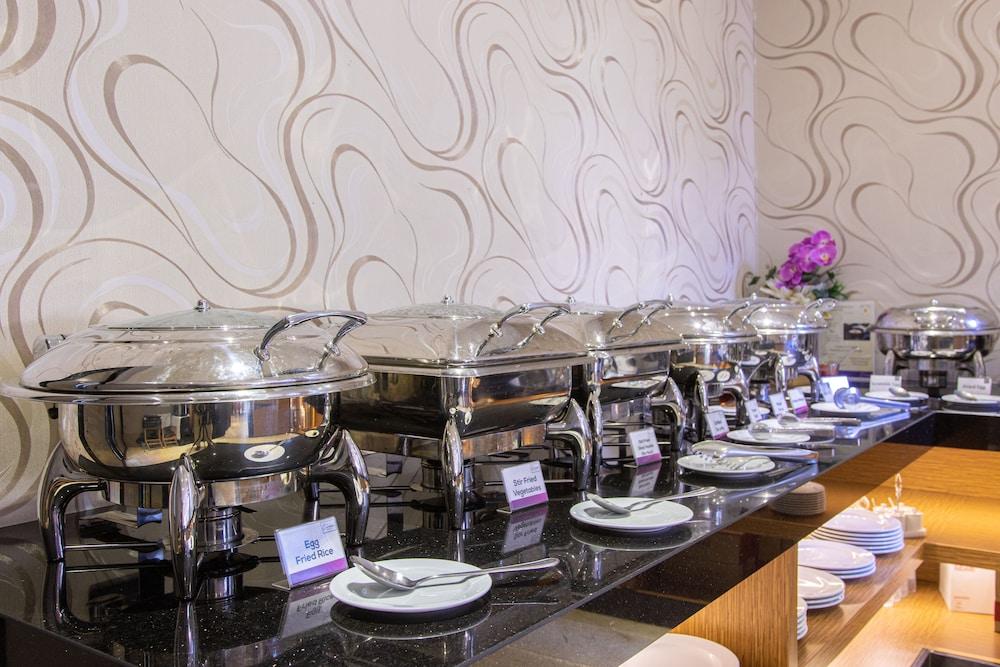 restaurant cafeteria