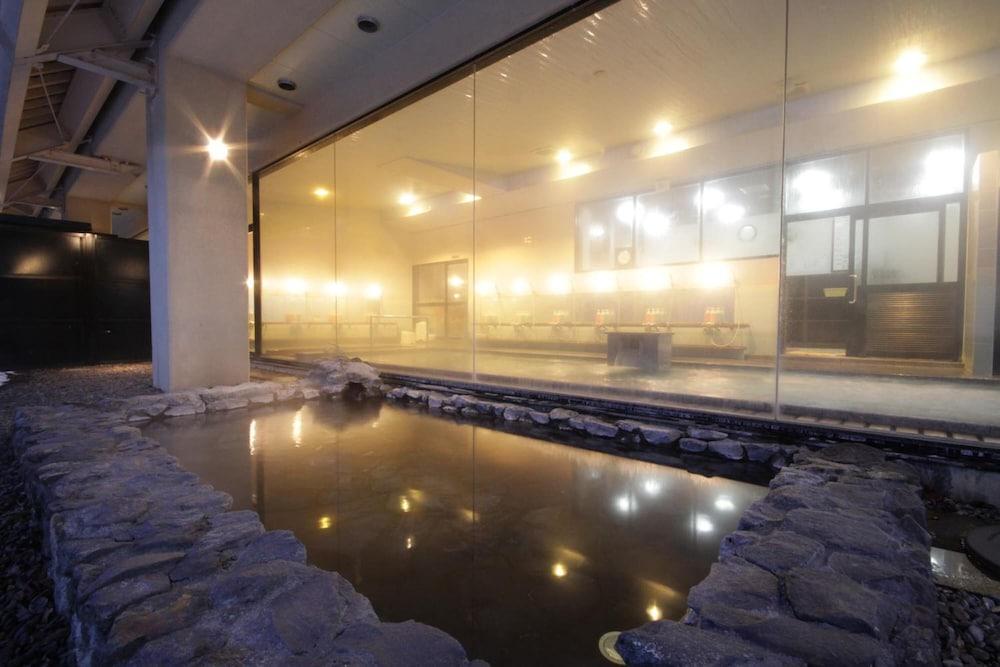 swimming pool spa