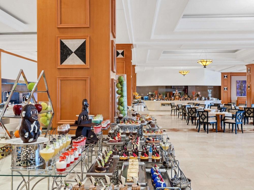 restaurant cafeteria