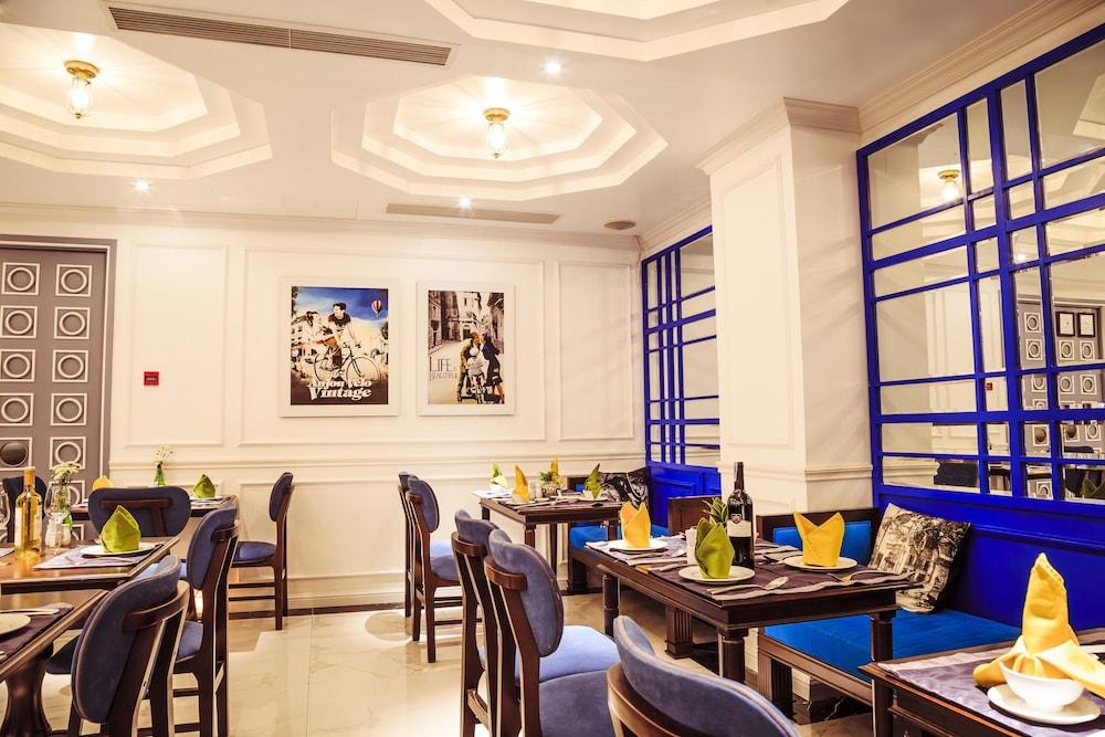 restaurant cafeteria