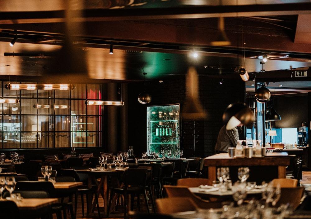 restaurant cafeteria