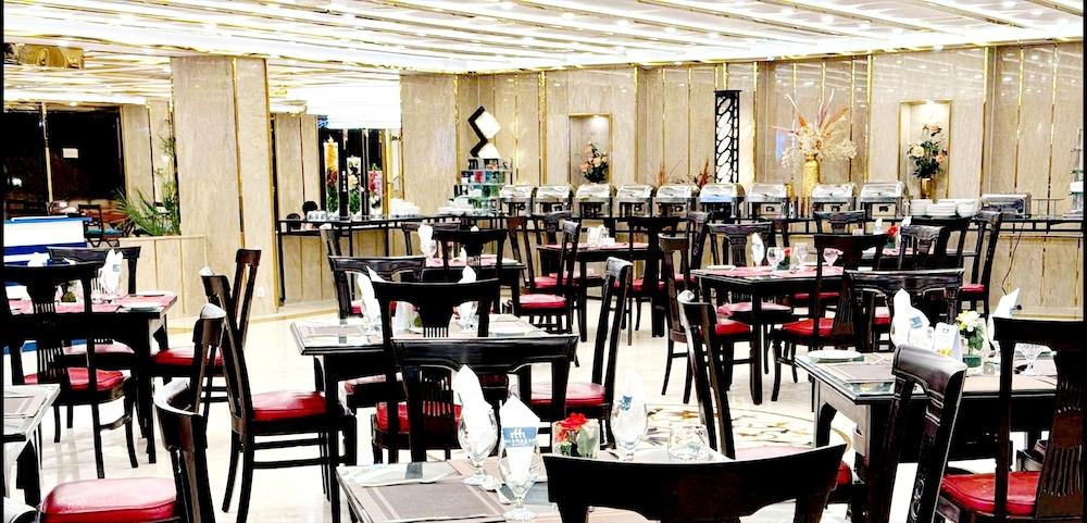 restaurant cafeteria