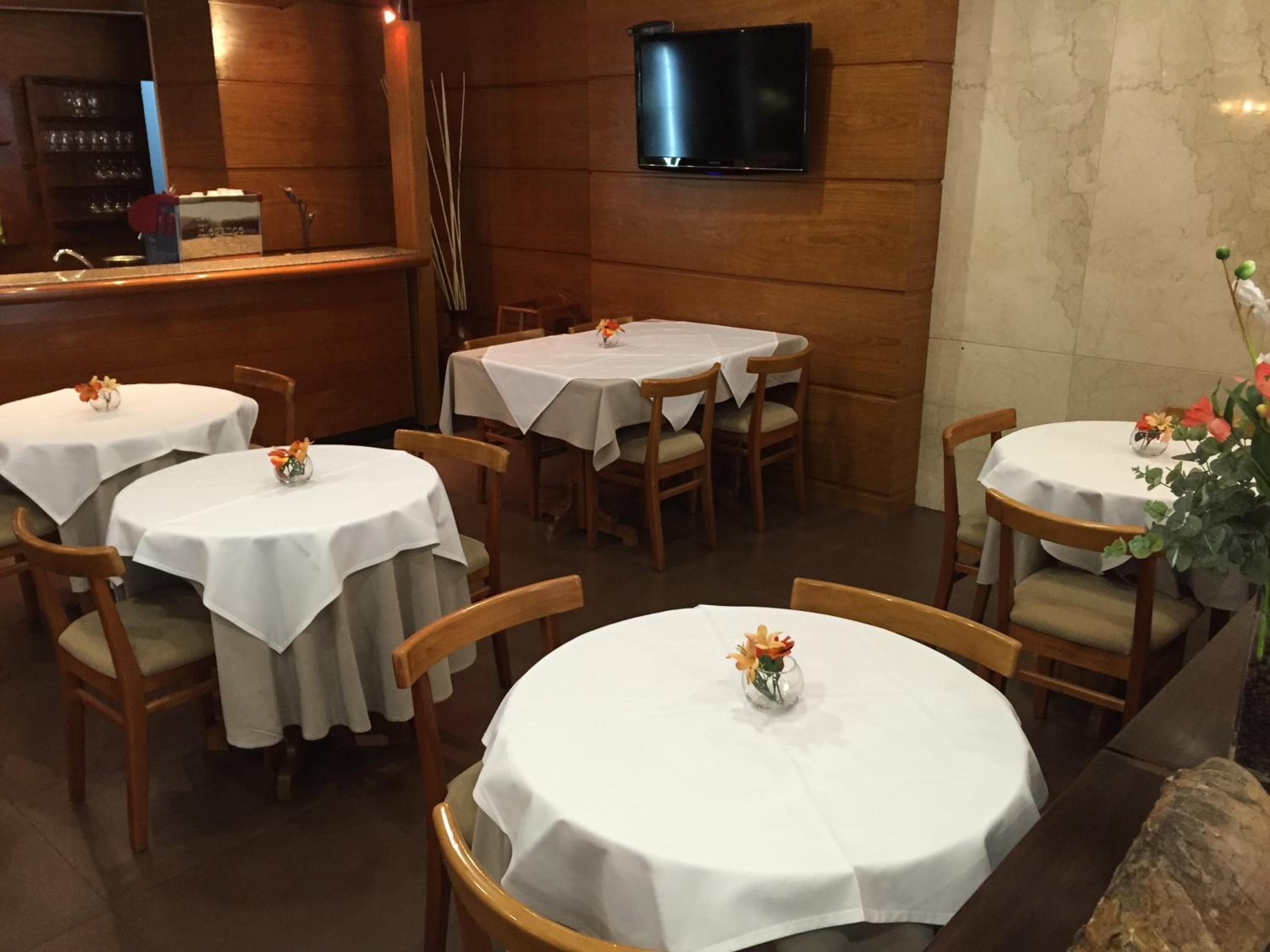 restaurant cafeteria