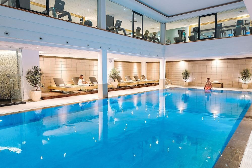 swimming pool spa
