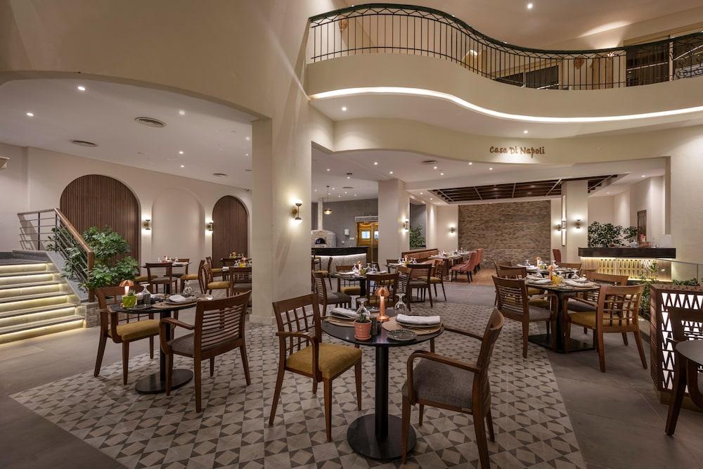restaurant cafeteria