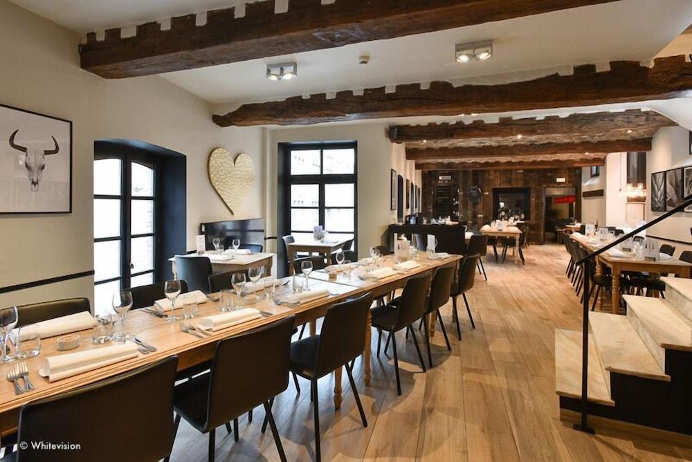 restaurant cafeteria