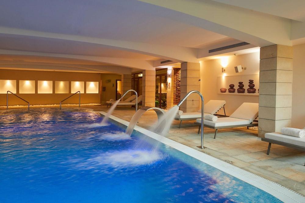 swimming pool spa