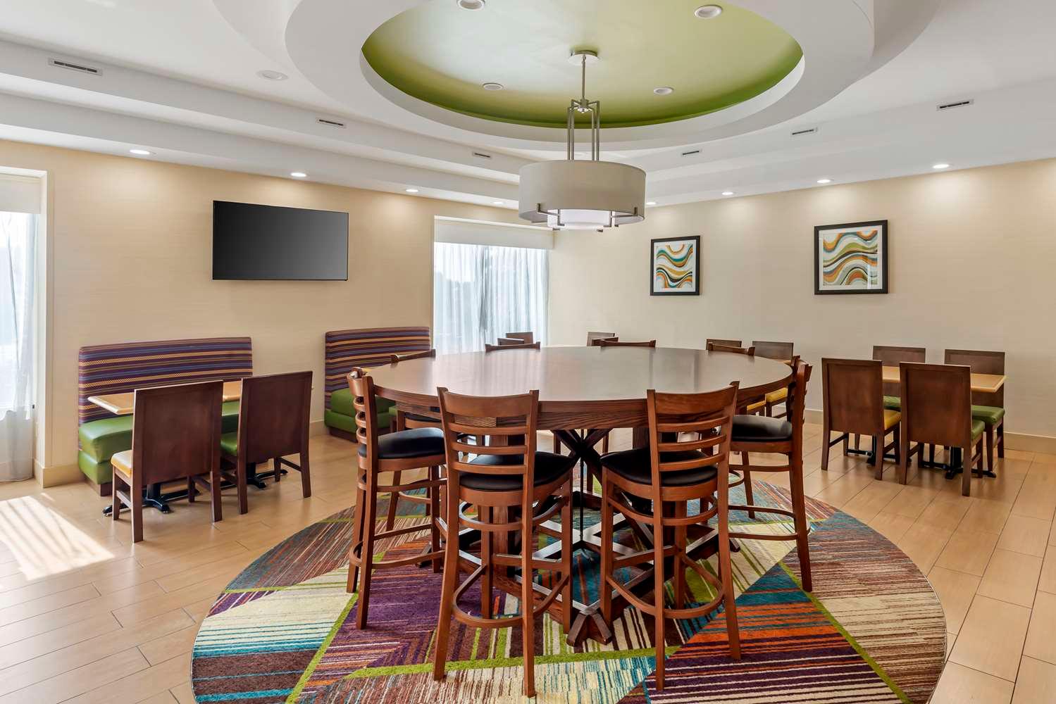 restaurant cafeteria