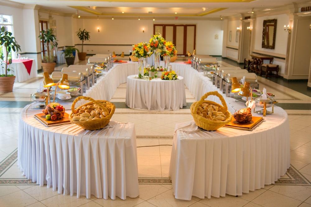 restaurant-cafeteria