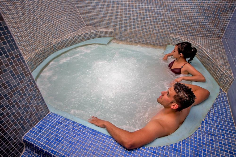 swimming pool spa