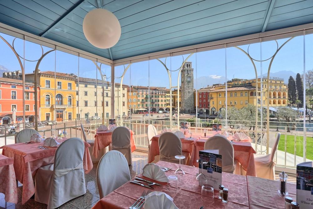 restaurant-cafeteria
