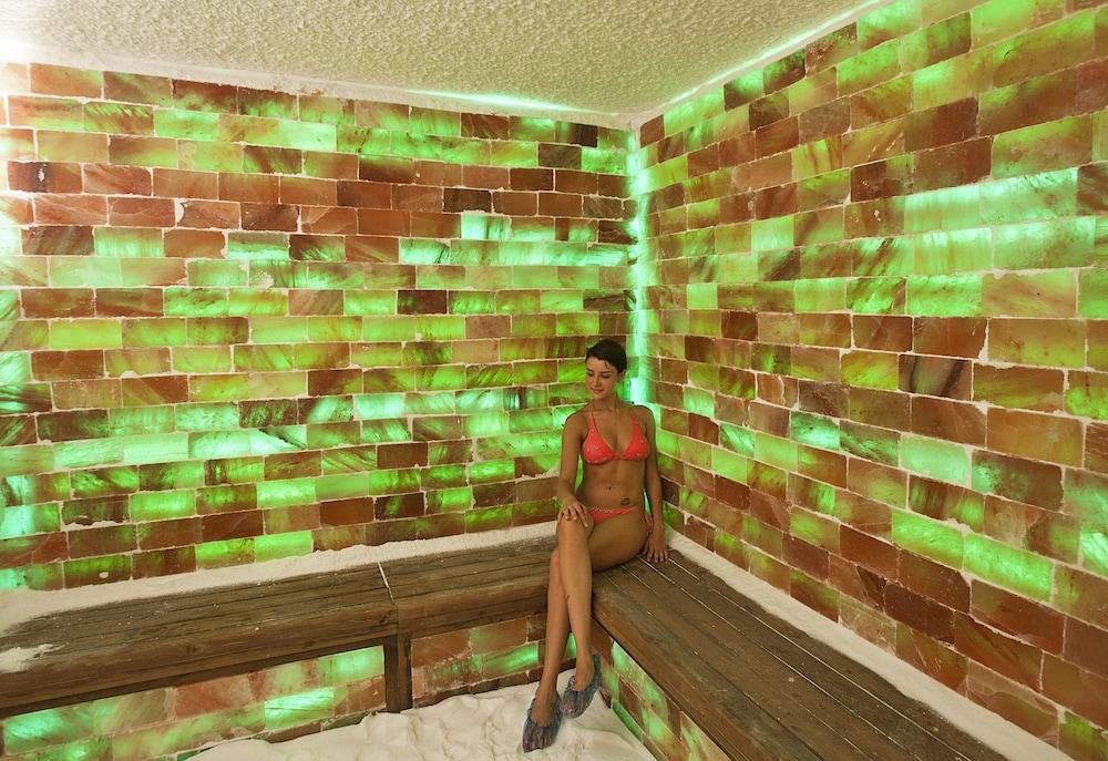 swimming pool spa