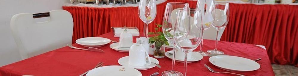 restaurant cafeteria