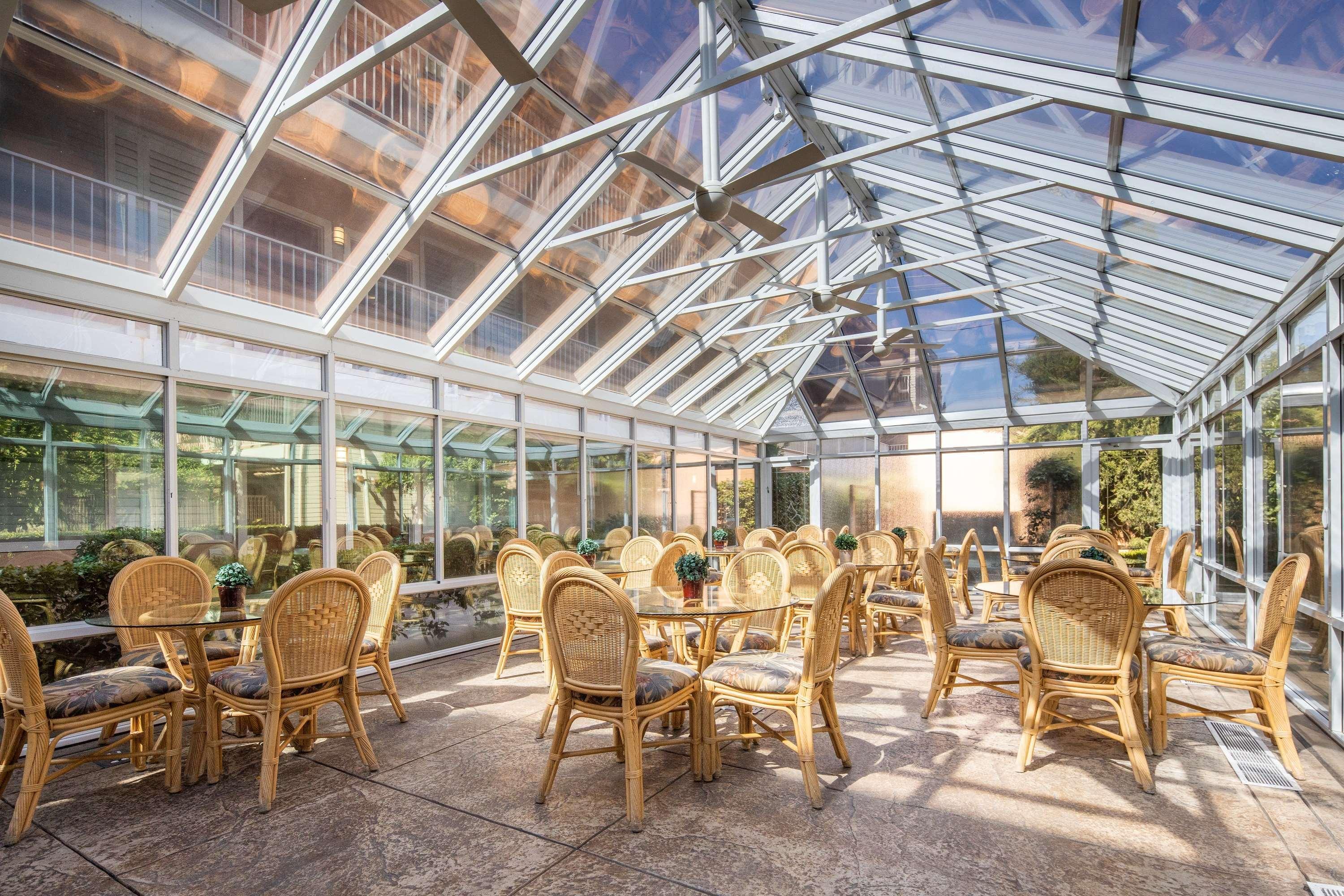 restaurant cafeteria