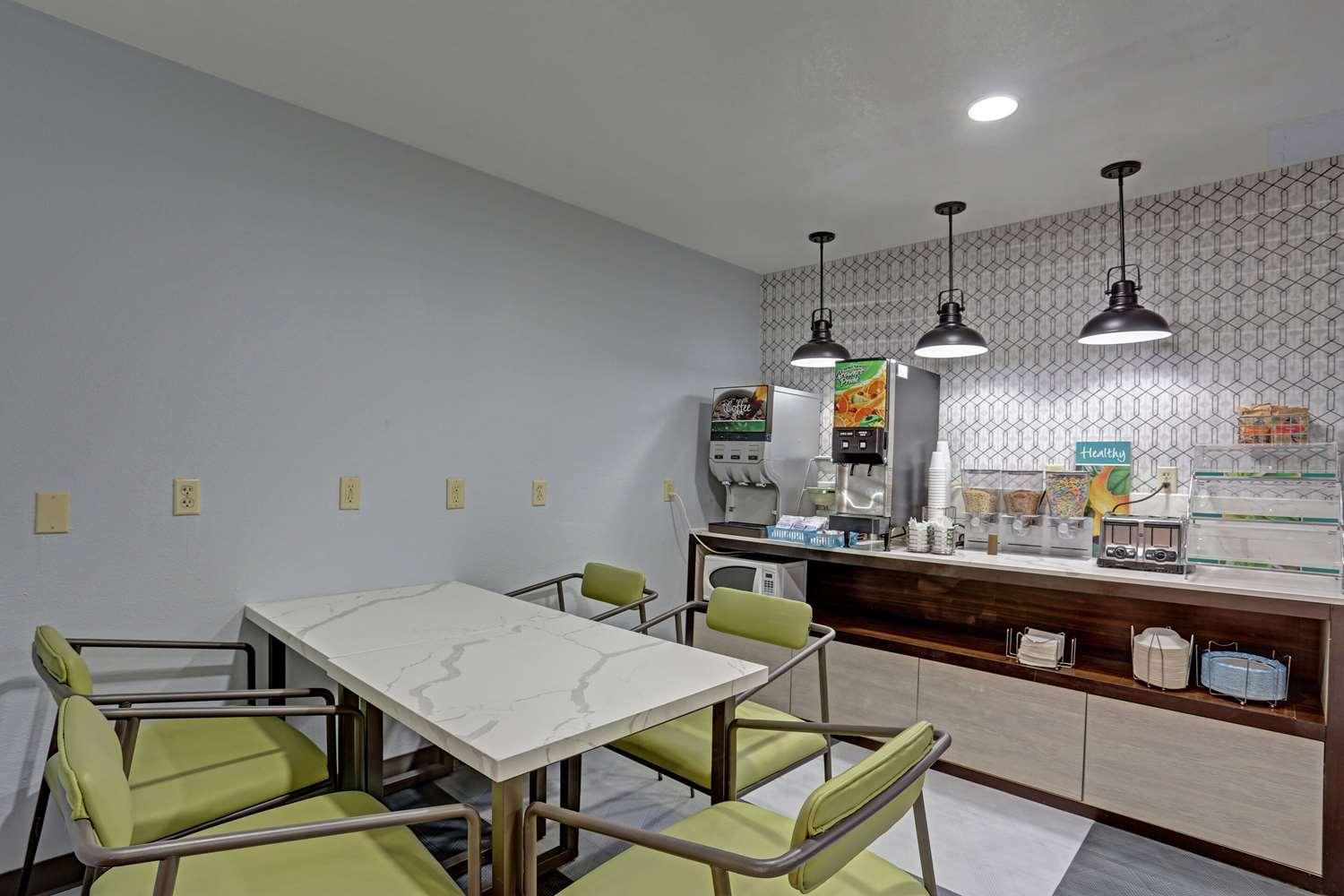 restaurant cafeteria