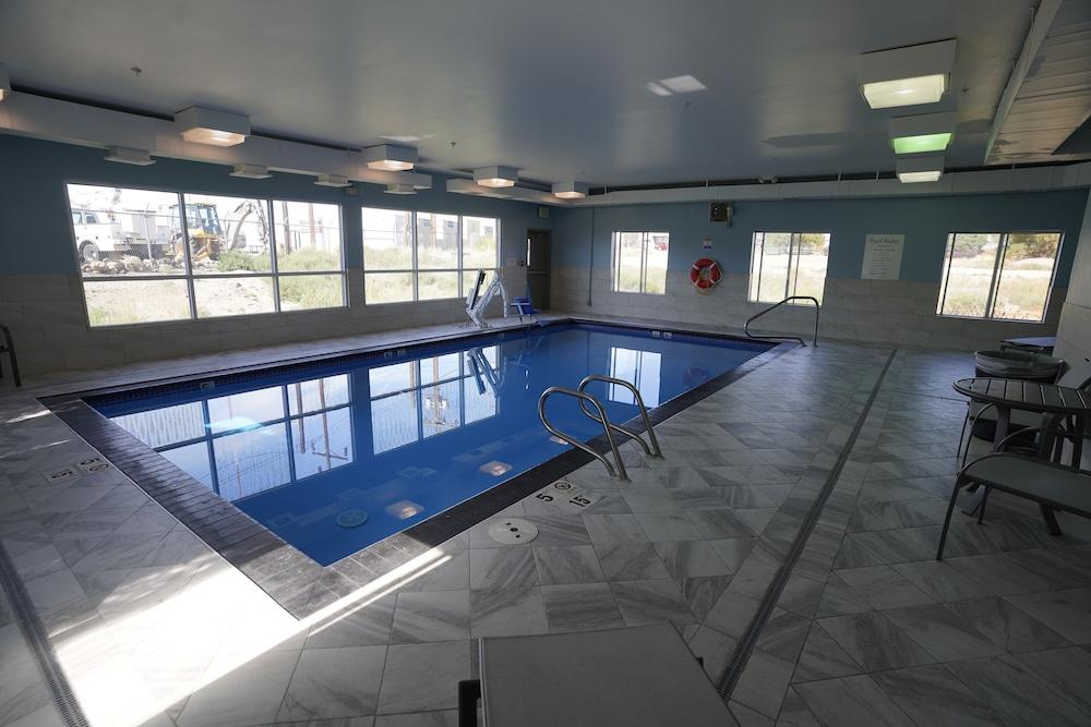 swimming pool spa