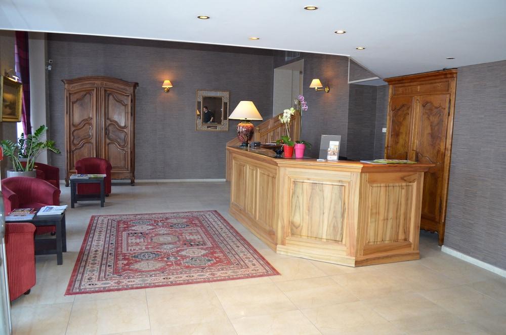 lobby
