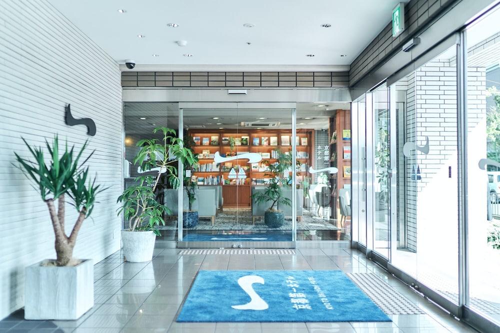 lobby