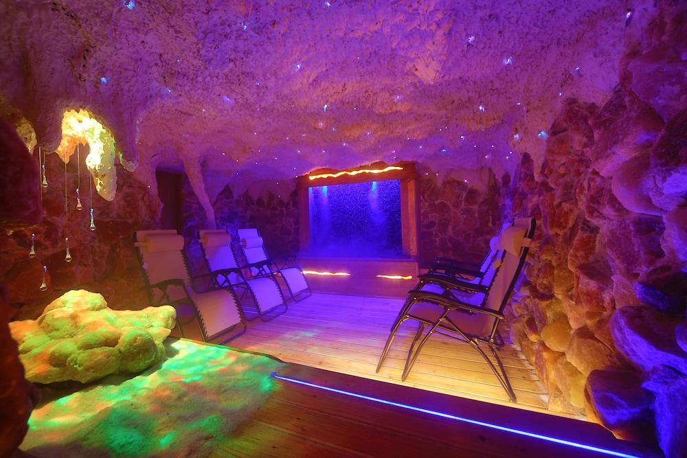 swimming pool spa