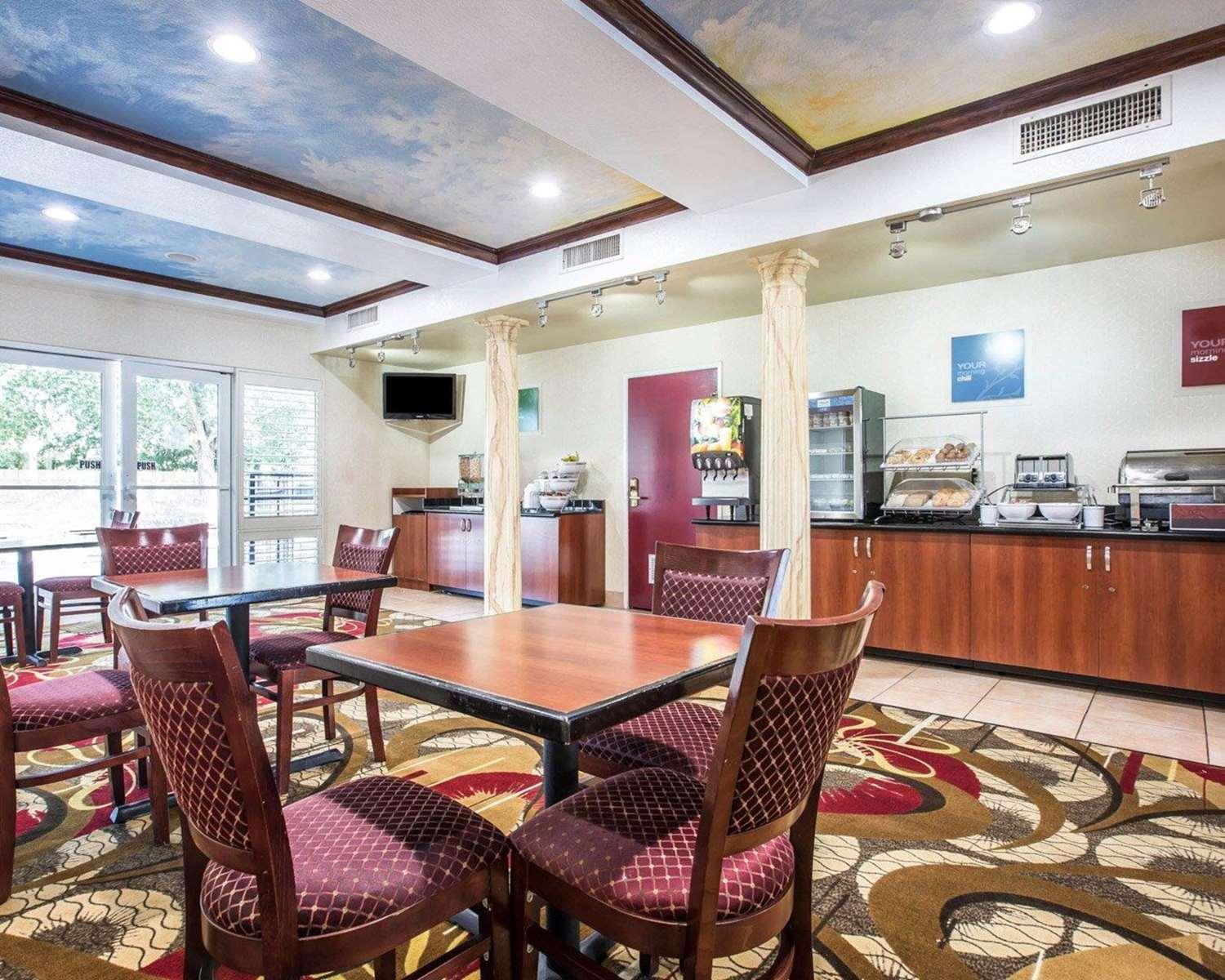 restaurant cafeteria