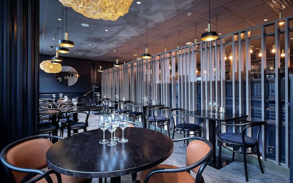 restaurant cafeteria