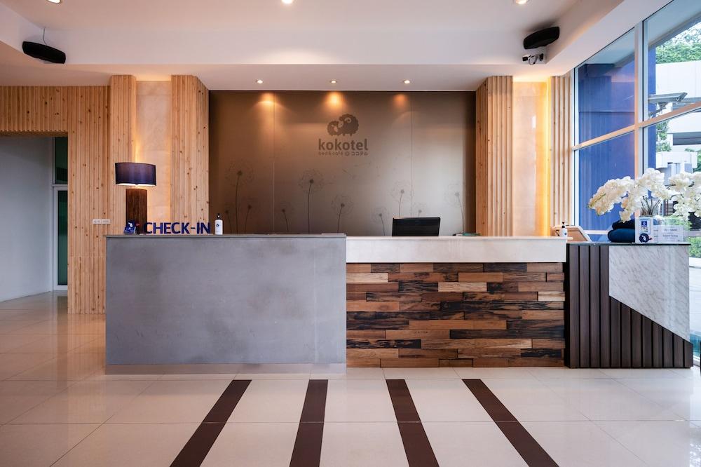 lobby