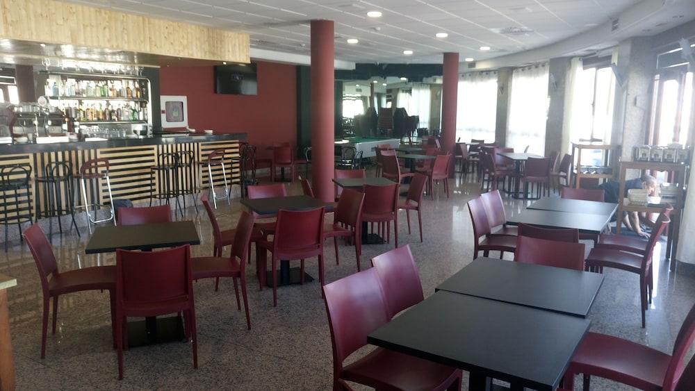 restaurant-cafeteria