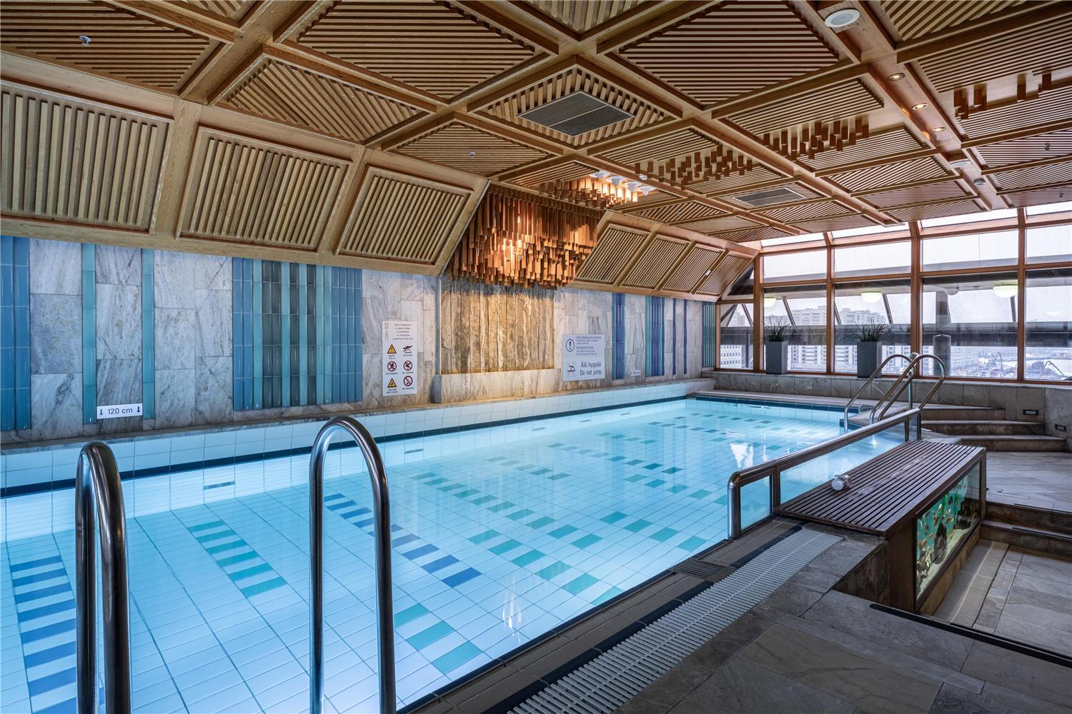 swimming pool spa