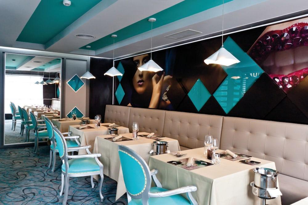 restaurant cafeteria